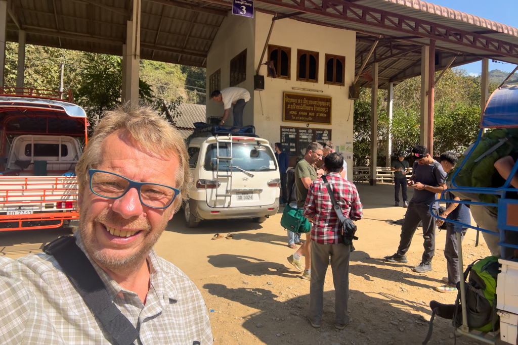Toilettenhalt unterwegs nach Nong Khiaw