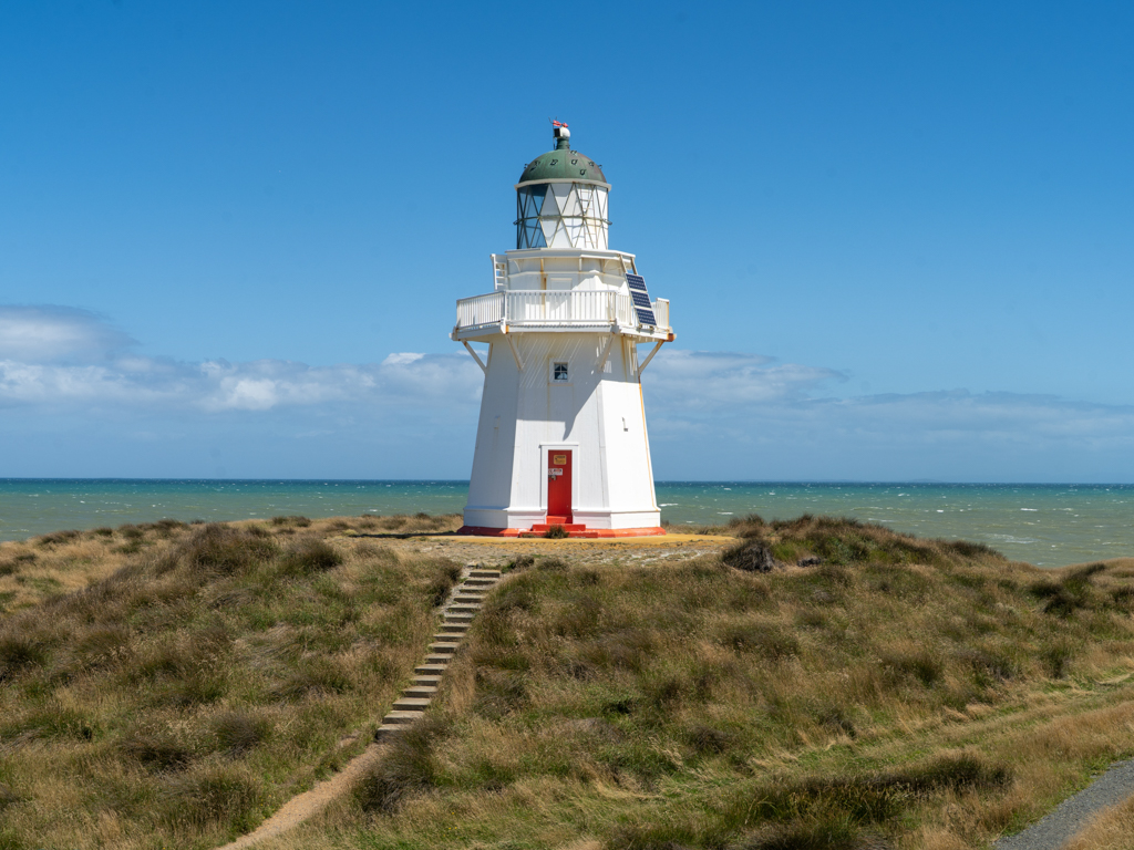 Wie auf dem Präsentierteller: Waipapa Point Lighthouse