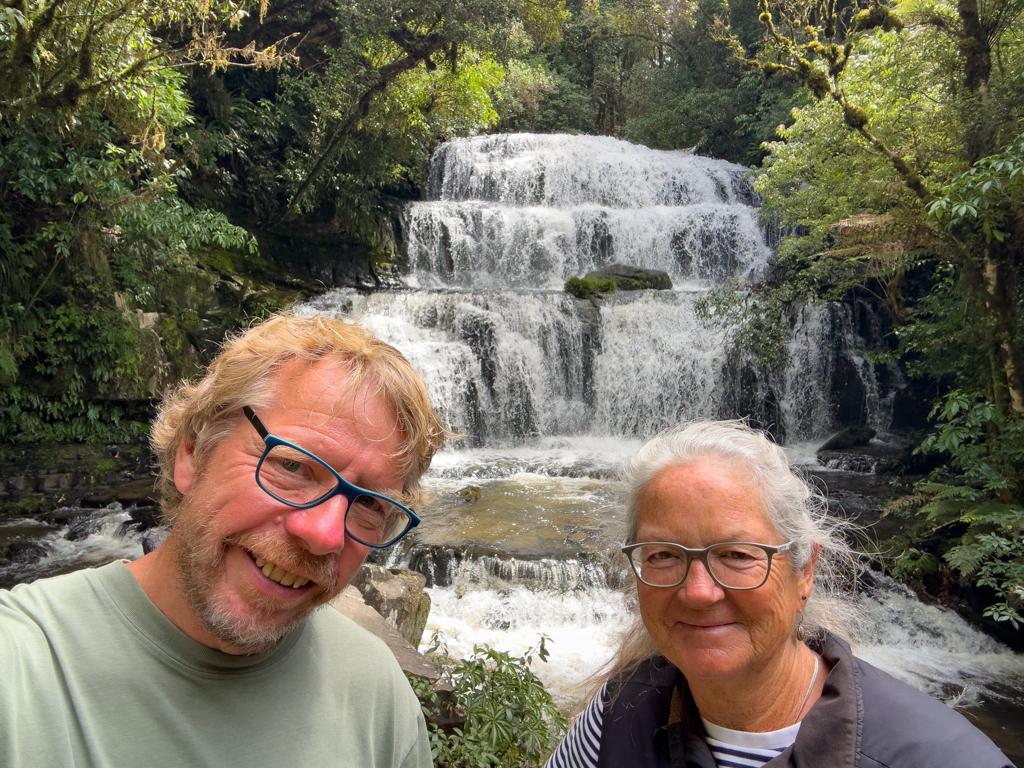 Selfie: JoMa an den Purakaunui Falls