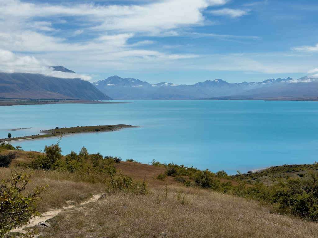 Türkisfarbener Lake Tekapo mit Bergpanorama