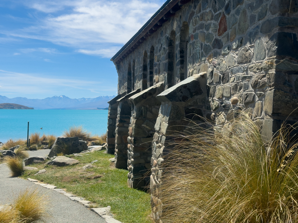 Die kleine, berühmte "The good Sheperd" Kapelle an Lake Tekapo