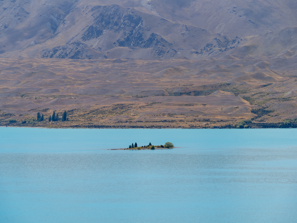 Kleines Inselchen im Lake Tekapo