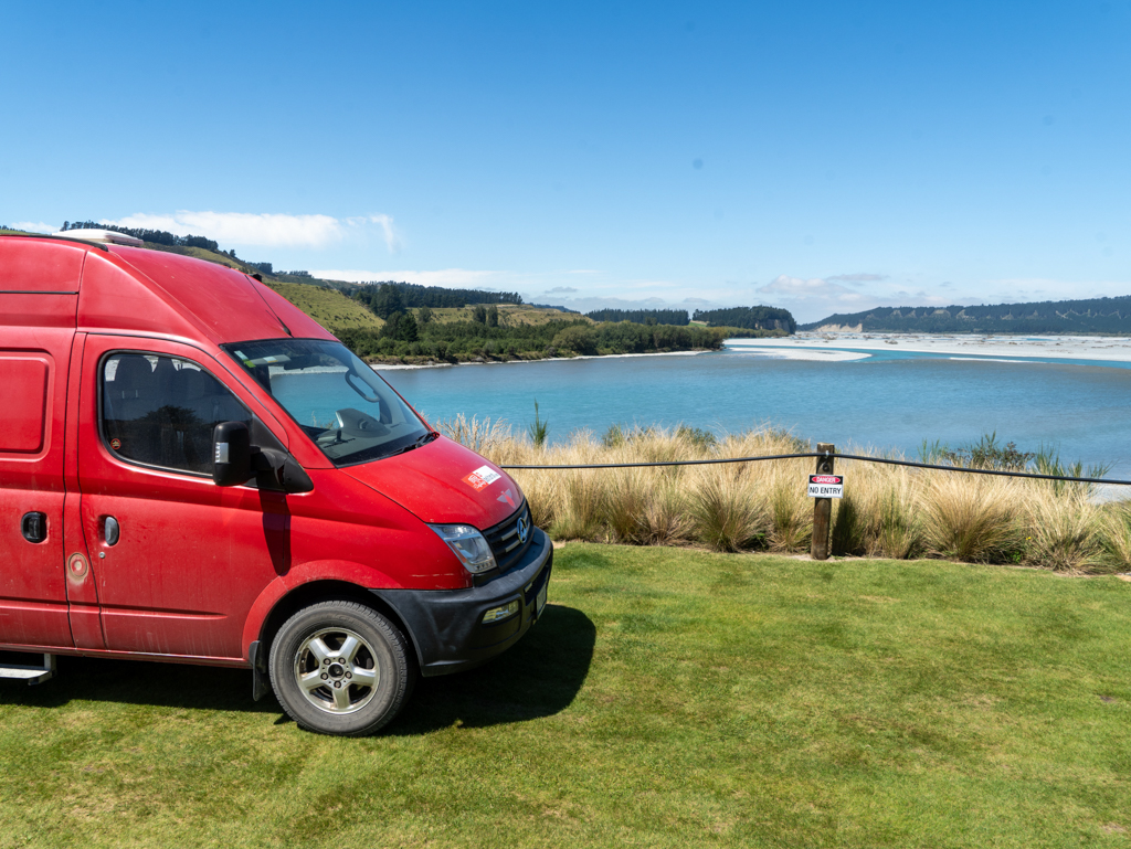 Manaakis Stellplatz mit "Riverview"