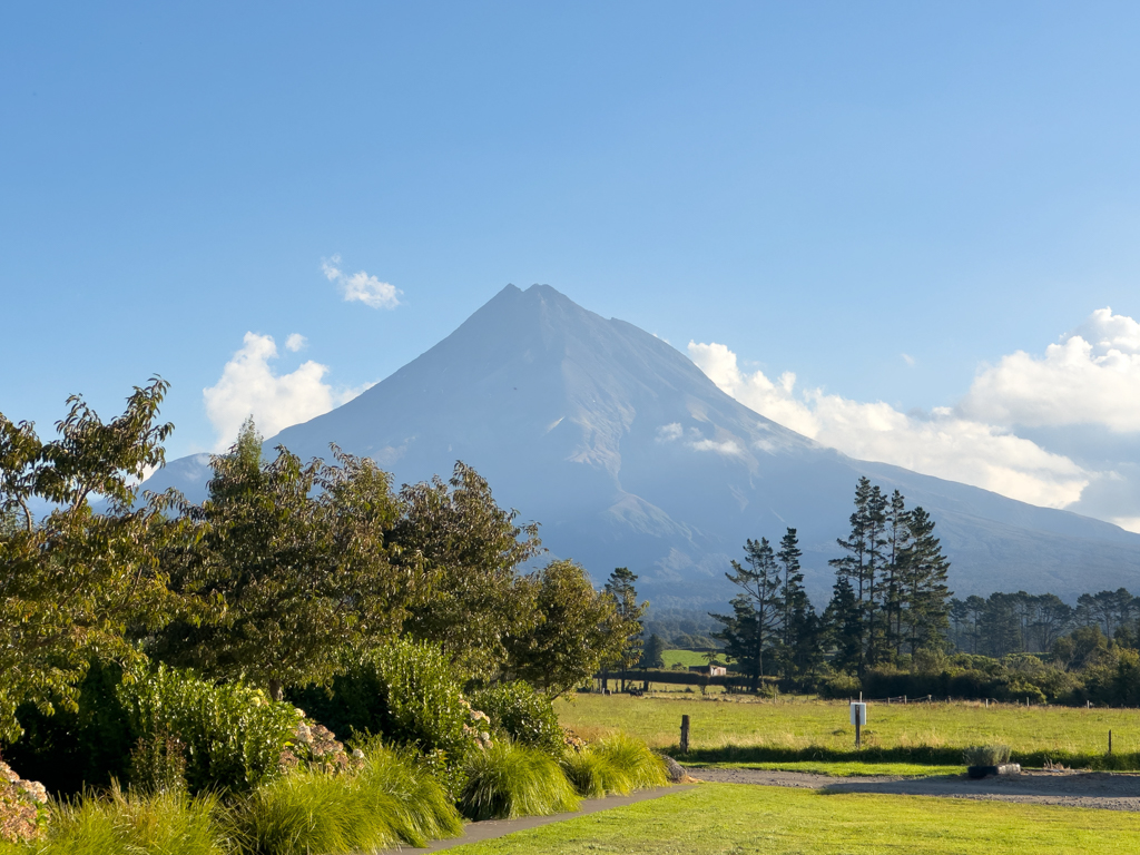 Freie Sicht auf Te Papakura o Taranaki / Mt. Taranaki