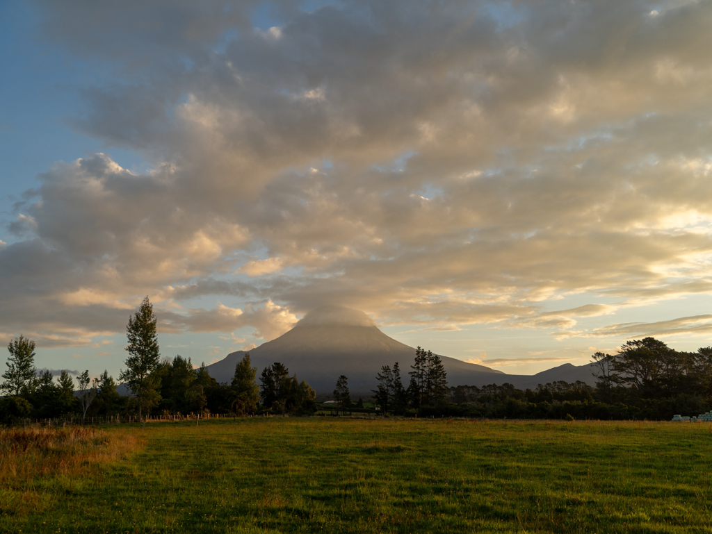 Abendstimmung am Te Papakura o Taranaki / Mt. Taranaki