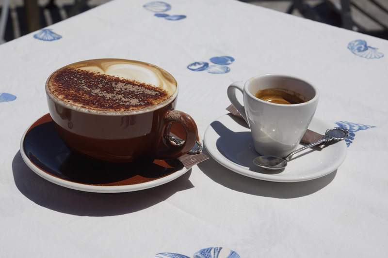 Kaffee at Fleurs Place