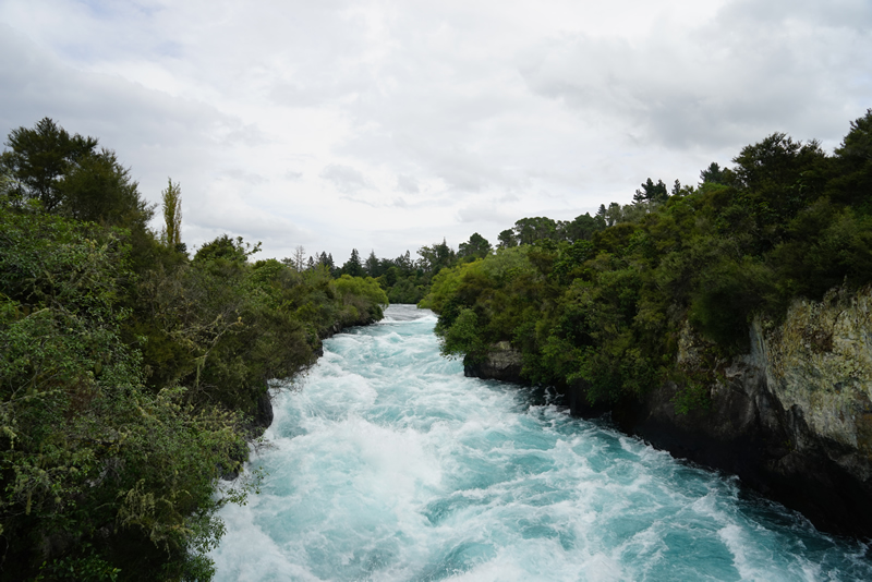 Huka Falls, eine Kaskade von Wasserfällen des Waikato River