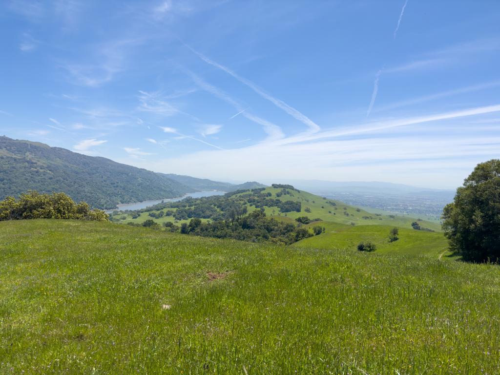 Wanderung beim Coyote Lake, mit Aussicht über das Silicon Valley