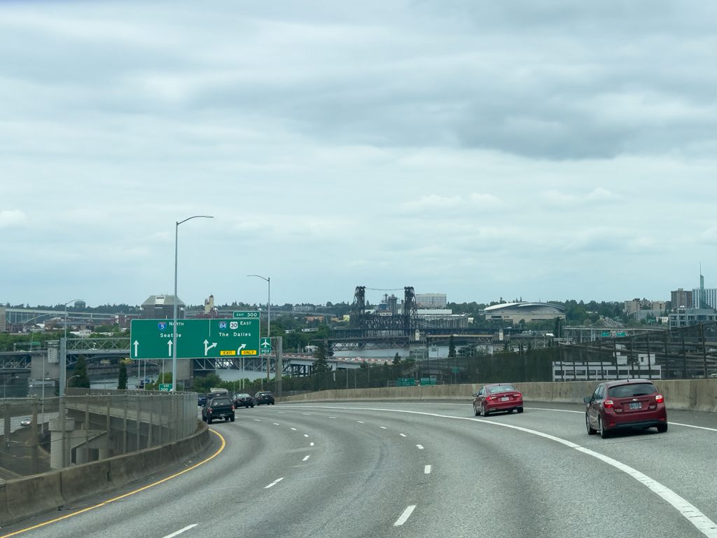 Portland, Oregon und Abzweigung auf die Interstate 84 ins Columbia River Valley nach Osten. Aber erst geht's noch zur IKEA ;-)