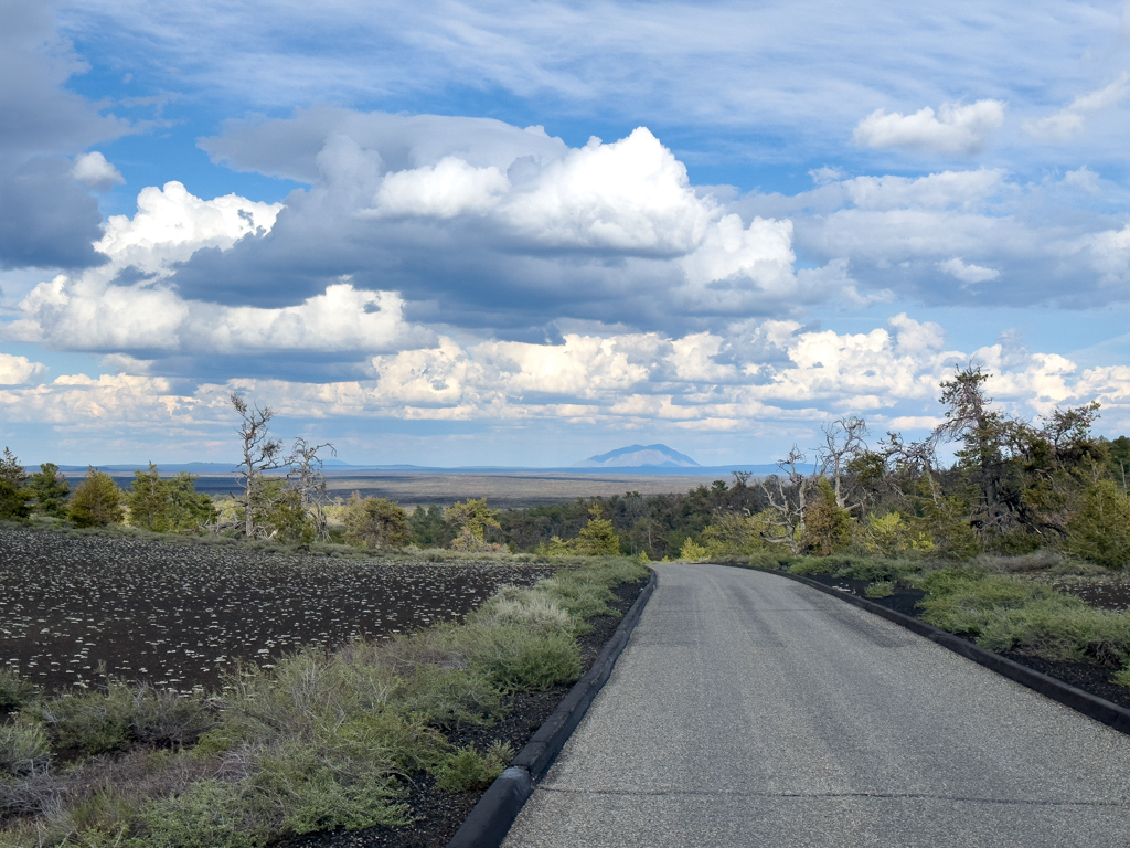 Craters of the Moon, Strasse in den Park