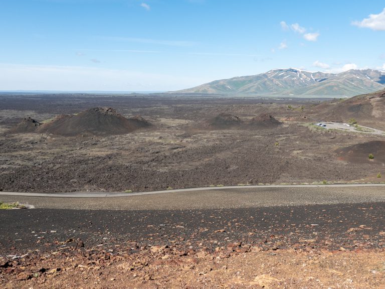 Aussicht vom Inferno Cone auf den Snow Cone und die Spatter Cones
