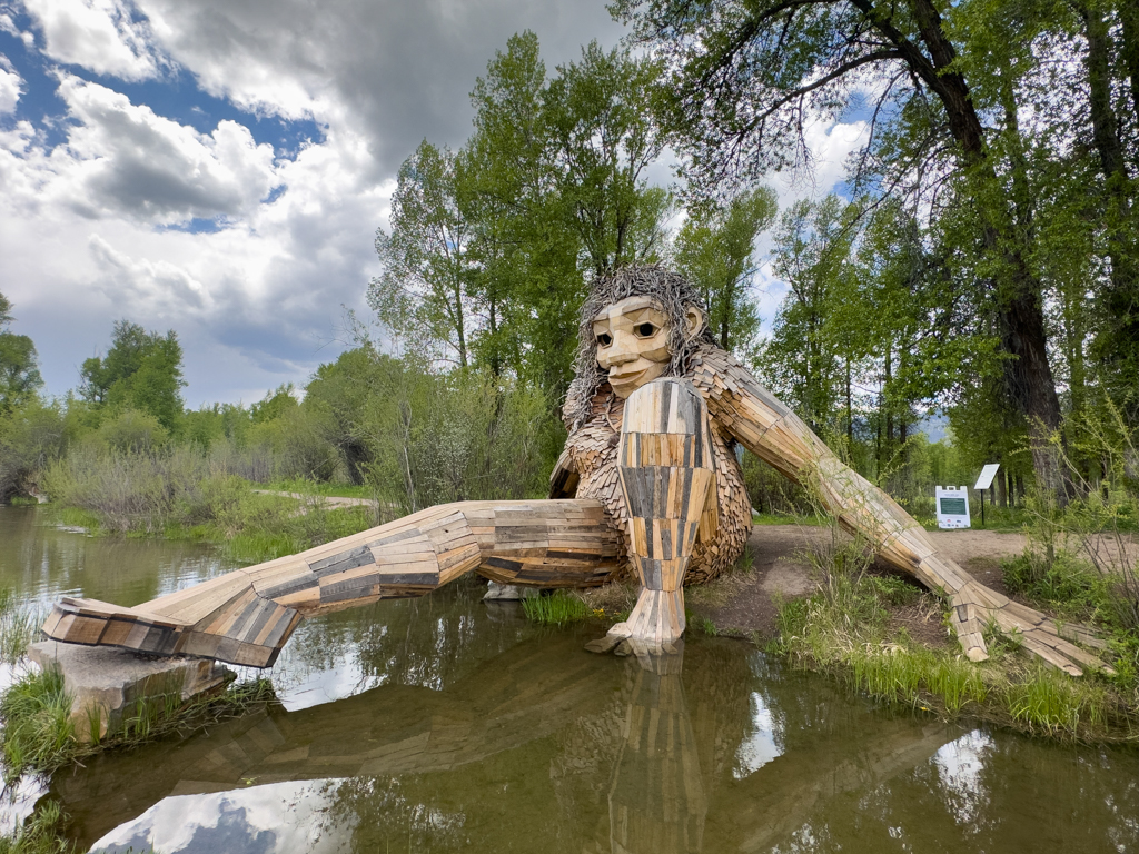 Troll-Frau Holzskulptur