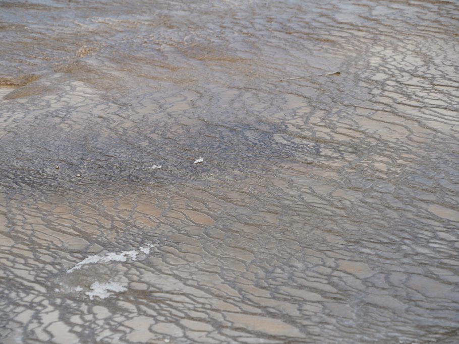 Sinterablagerungen bei einem Geysir