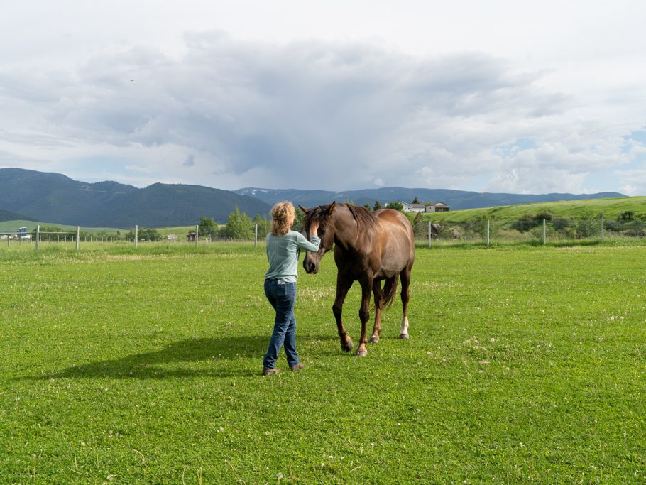 Krista mit ihrem Pferd Annie