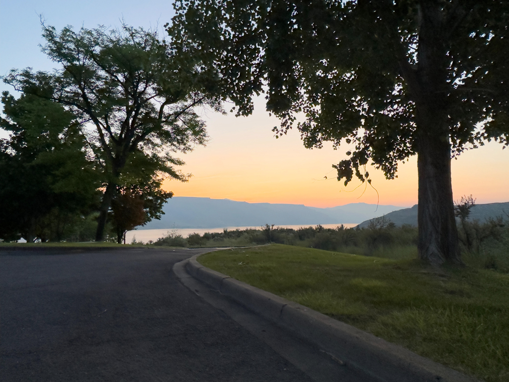 Sonnenaufgang über dem Lake Roosevelt