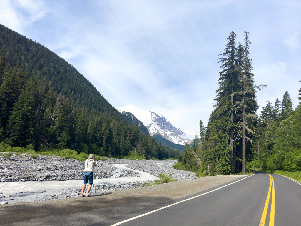 Auf der Fahrt nach "Paradise", Blick auf die Gletscher des Mt. Rainier