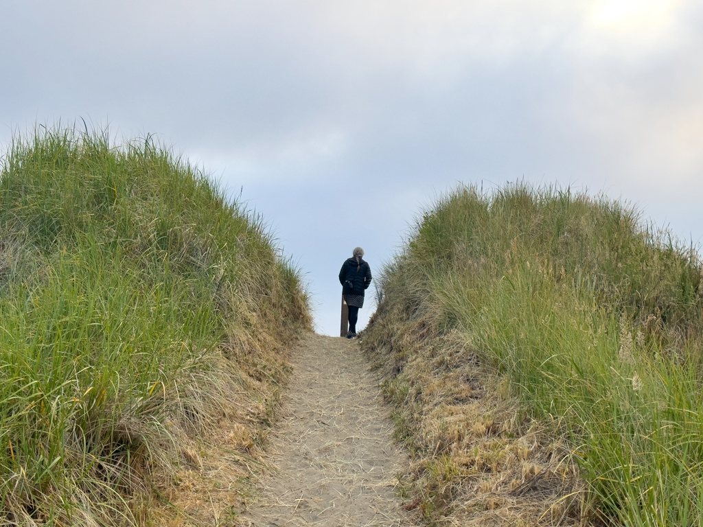 Spaziergang zum Meer über die Düne bei Westport bzw. dem Twin Harbors State Park
