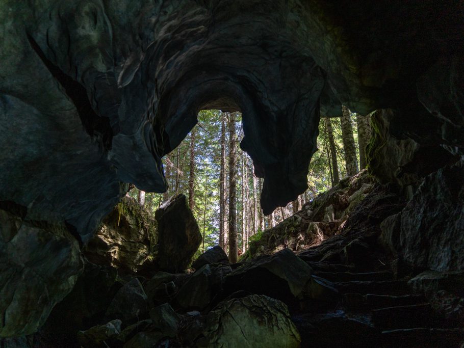 Blick retour zum Höhlenausgang
