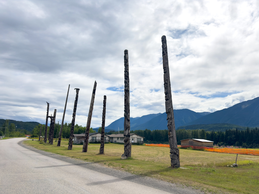 Totems in Kitwanga, BC, Kanada