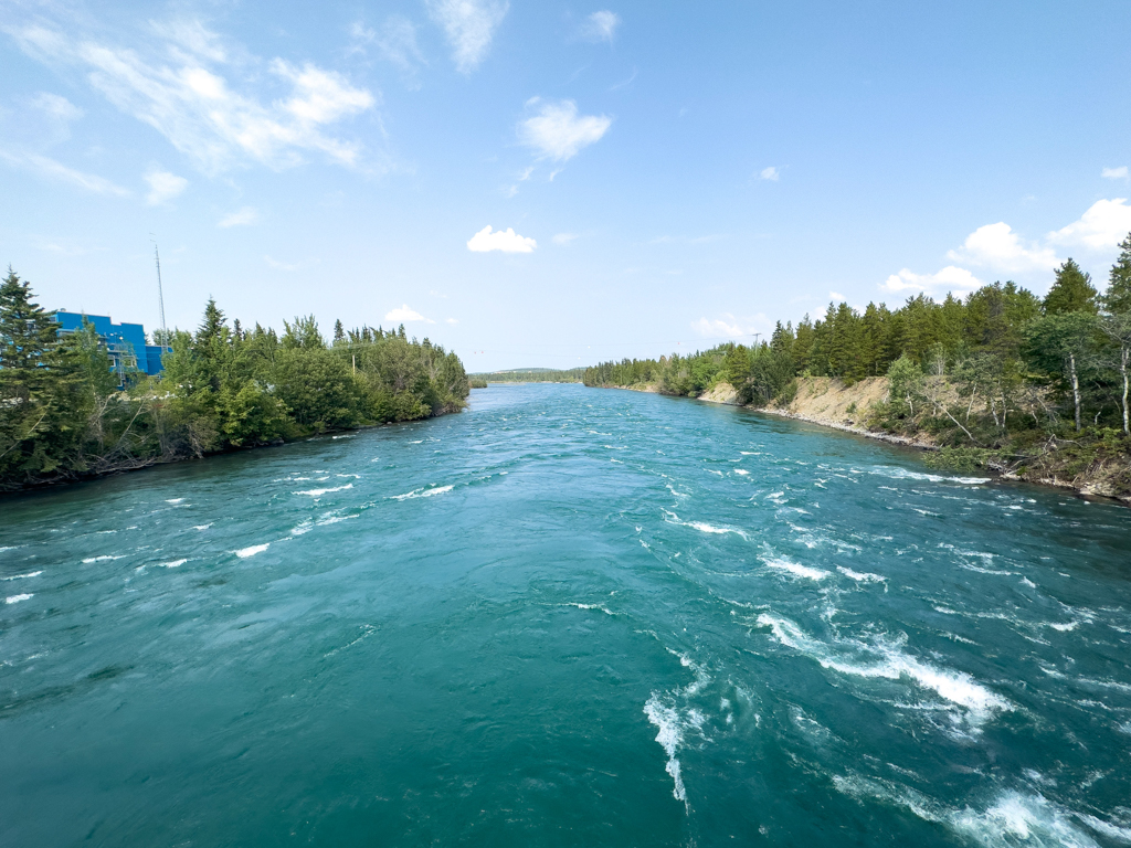 Yukon River unterhalb des Kraftwerks