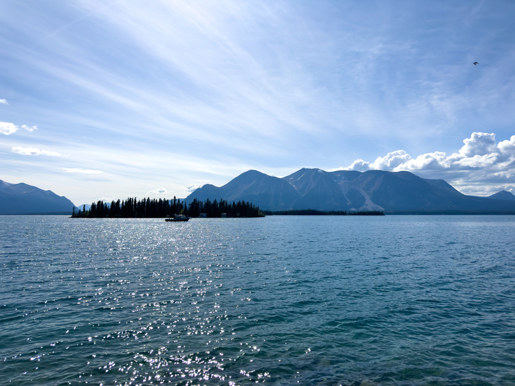 Aussicht aus dem Hafen von Atlin