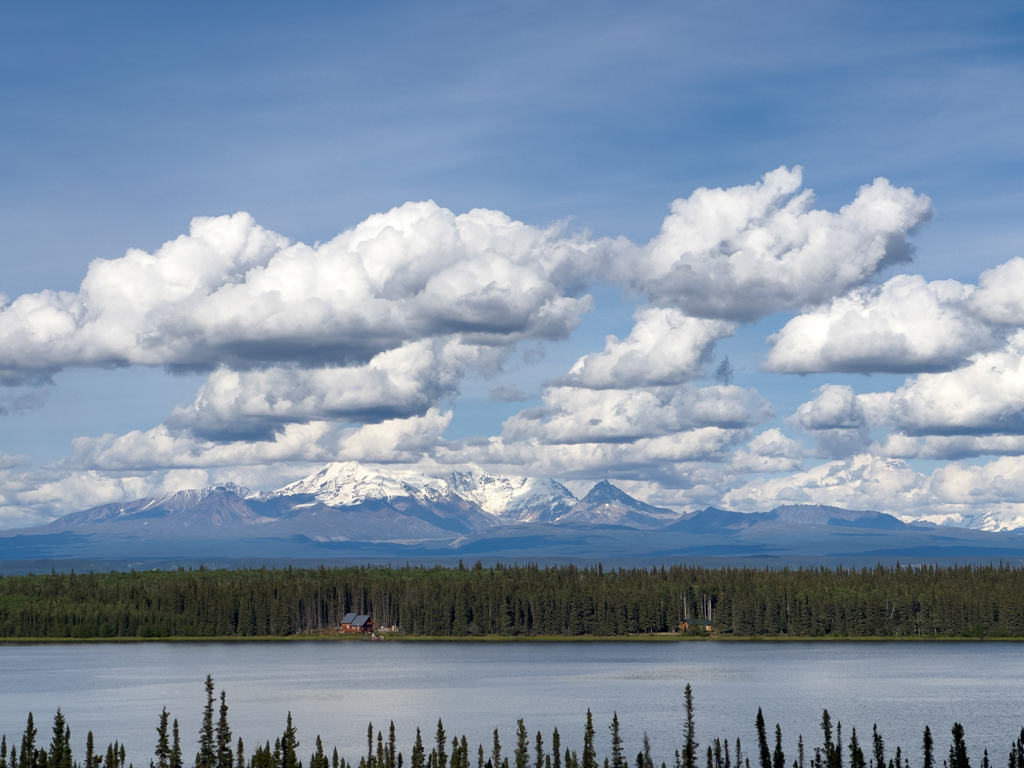 Aussicht auf die Berge im Wrangell - St. Elias Nationalpark