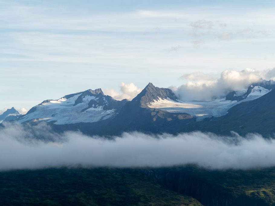 Thompson Pass: Aussicht auf Berge, Gletscher und Wolken