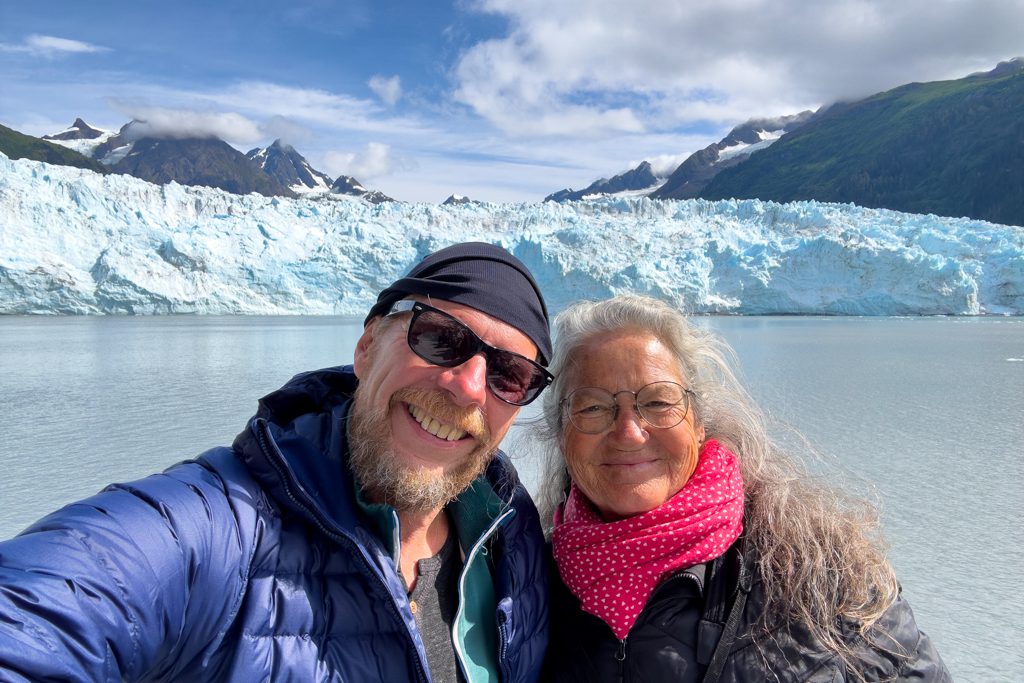 JoMa beim Meares Glacier, Bootstour von Valdez