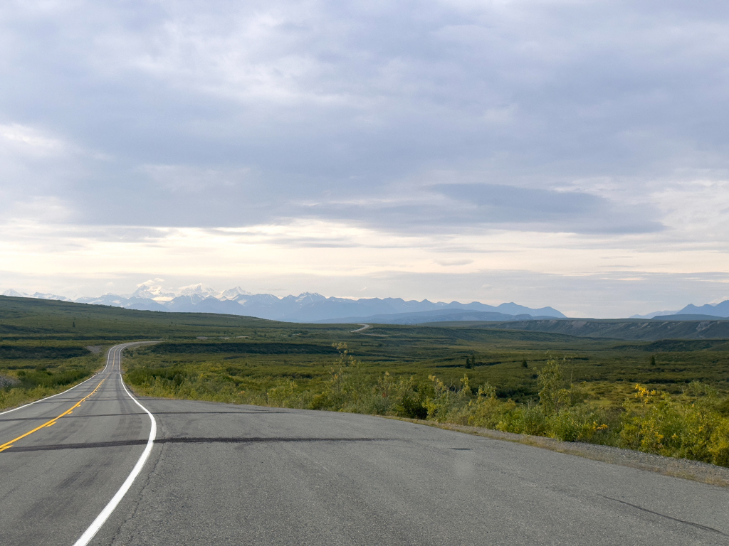 Richardson HW auf dem Weg zum Denali HW mit Bergpanoram