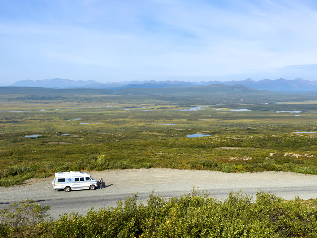 Landschaftspanorama mit Martha und Ma auf dem Denali HW