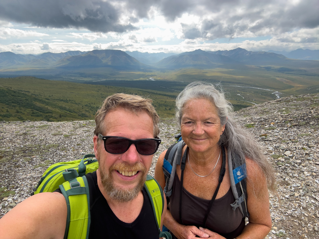 Panorama mit Selfi auf unserer Savage Alpine Trail Wanderung