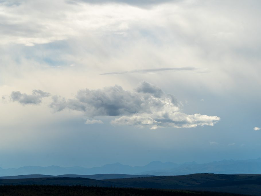 Starker Wind und Gewitter- oder Föhnwolken?