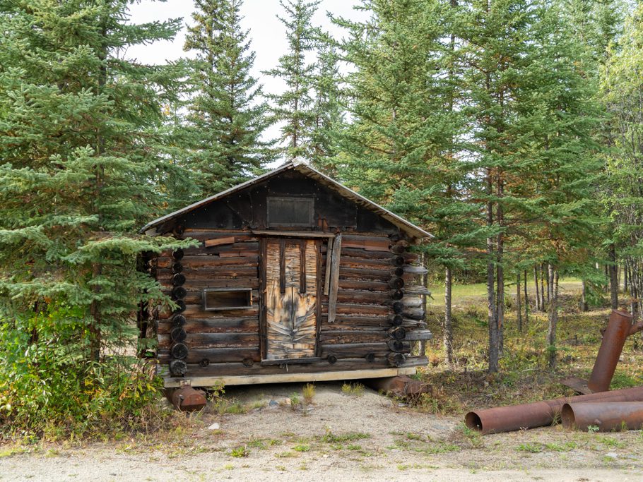 Altes Blockhaus aus Goldgräberzeiten