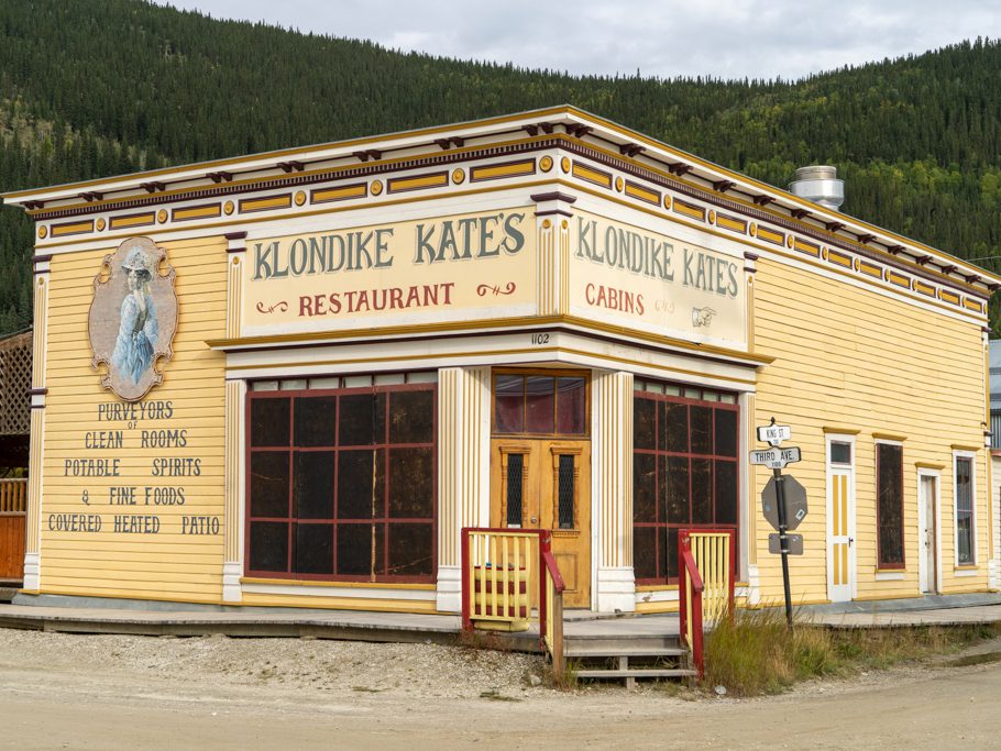 Viele tolle Fassaden, aber auch vieles geschlossen in Dawson City