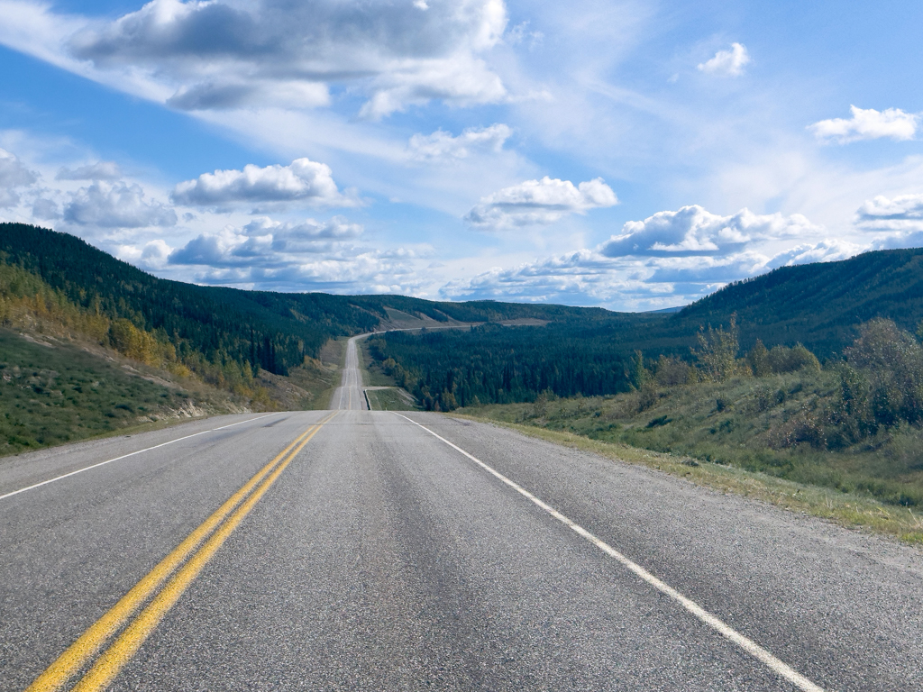 Alaska Highway nach Süden - meilenweit
