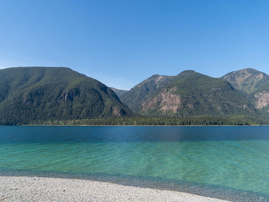 Türkisfarbener Muncho Lake