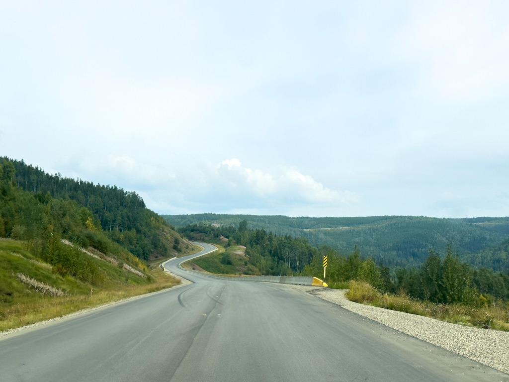 Alaska Highway südlich des Summit Lake