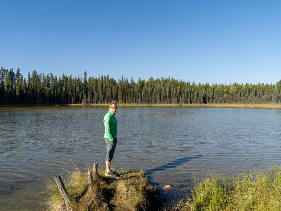Jo am Ende der Halbinsel am Desjarlais Lake