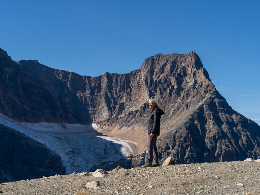 Ma vor dem Aussichtspunkt der Wanderung zum Clavell Gletscher