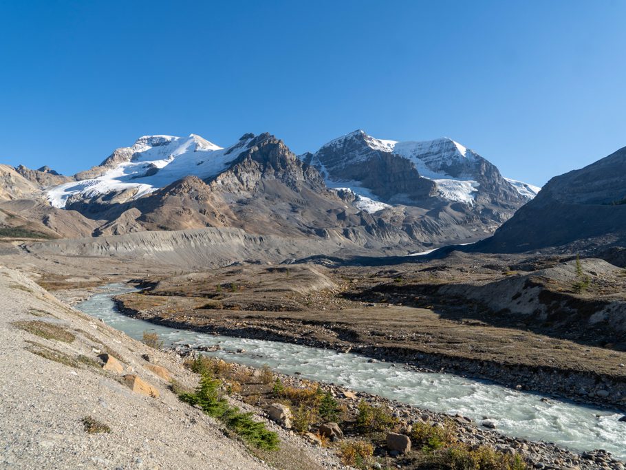 Auf dem Icefields Parkway durch den Banff NP mit Athabaska River