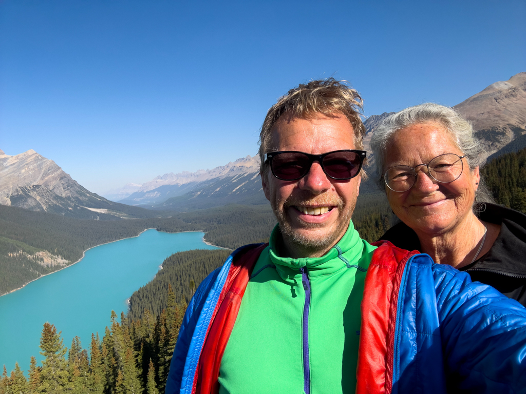 JoMa Selfi mit Blick auf den Peyto Lake