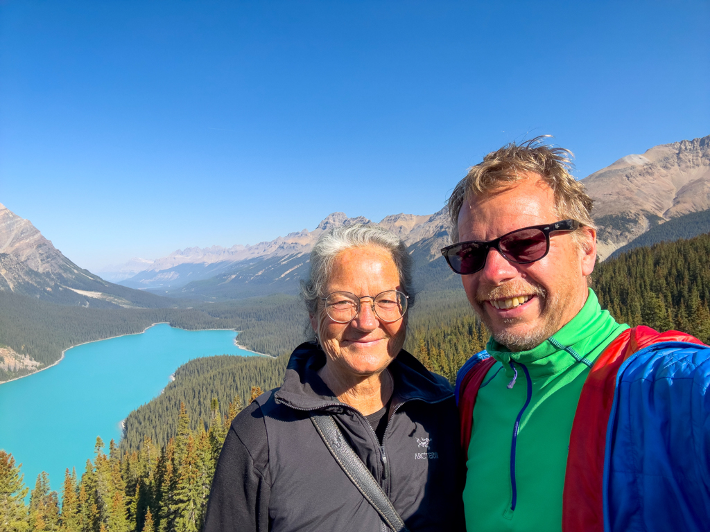 JoMa Selfi mit Blick auf den Peyto Lake