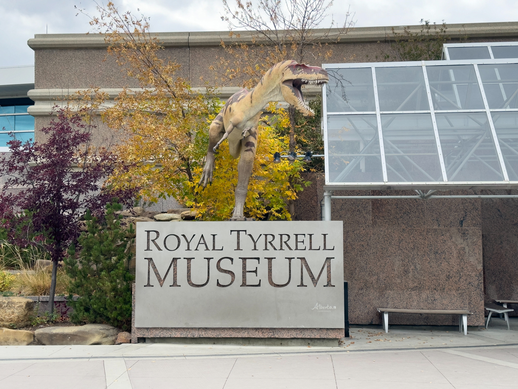 Royal Tyrell Museum in Drumheller, mit einer der grössten Dinosaurierausstellungen der Welt