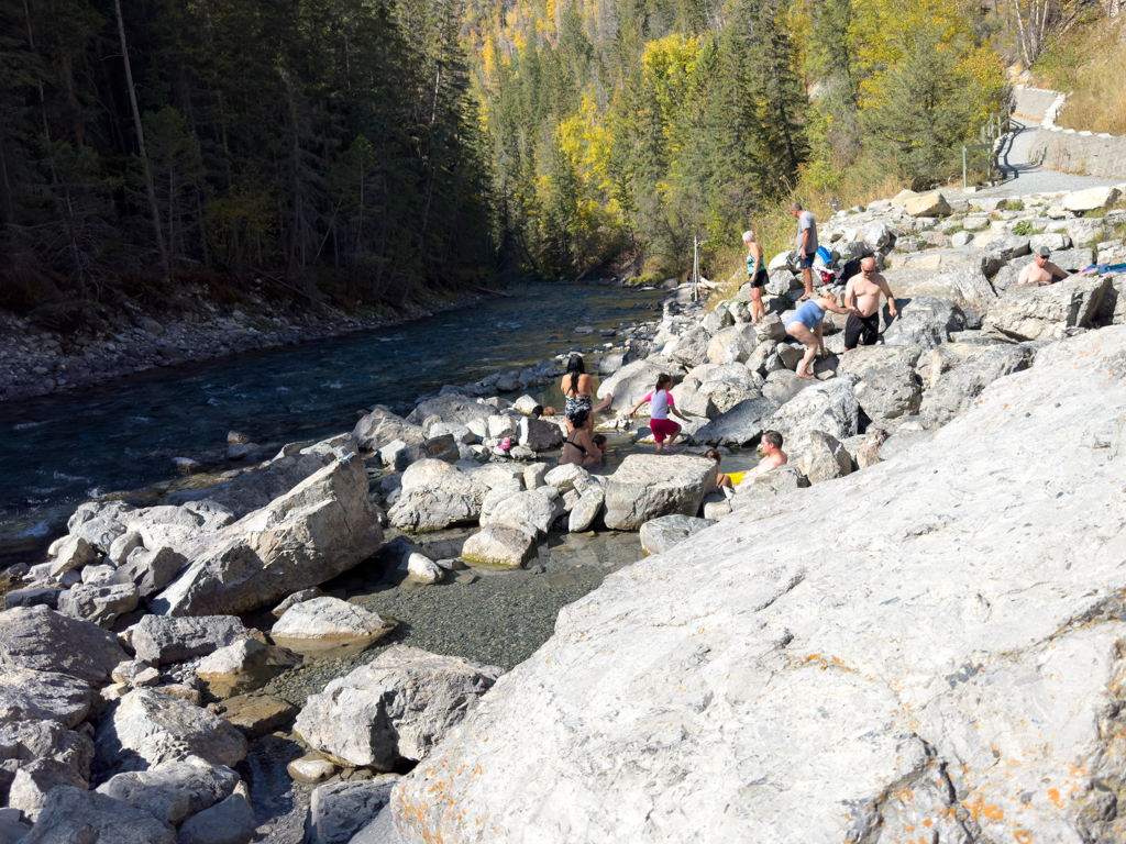 Reges Treiben bei den Lussier Hot Springs