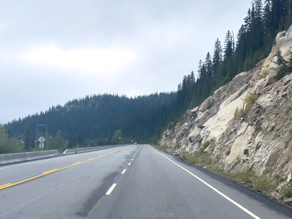 Auf dem HW 3 zur ersten schweren Martha Prüfung, dem Kootenay Pass mit 1'772 m