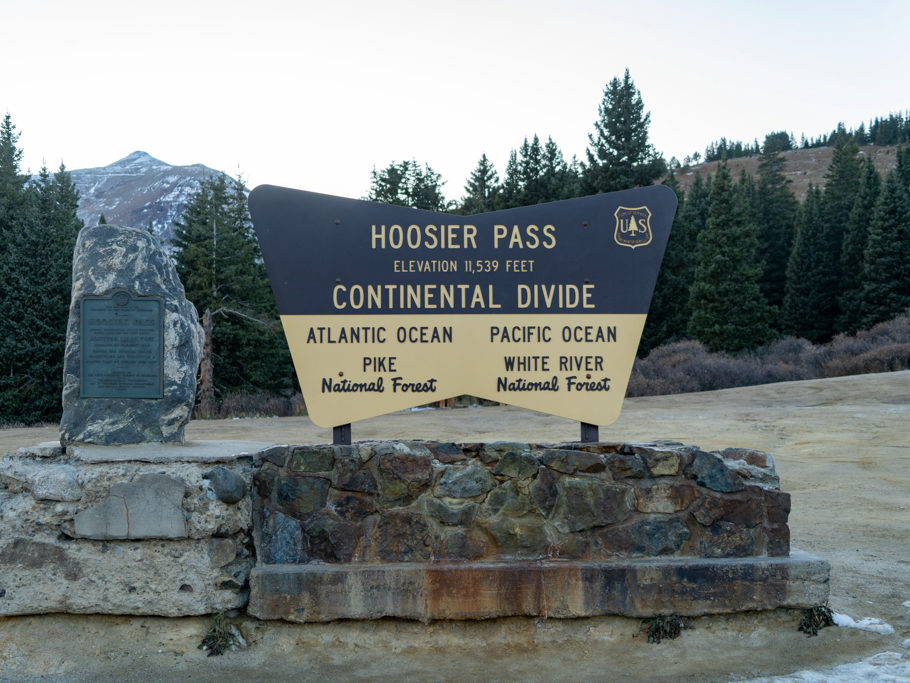 Hoosier Passhöhe, kontinentale Wasserscheide, 11'539 ft (3'520 m.ü.M.)