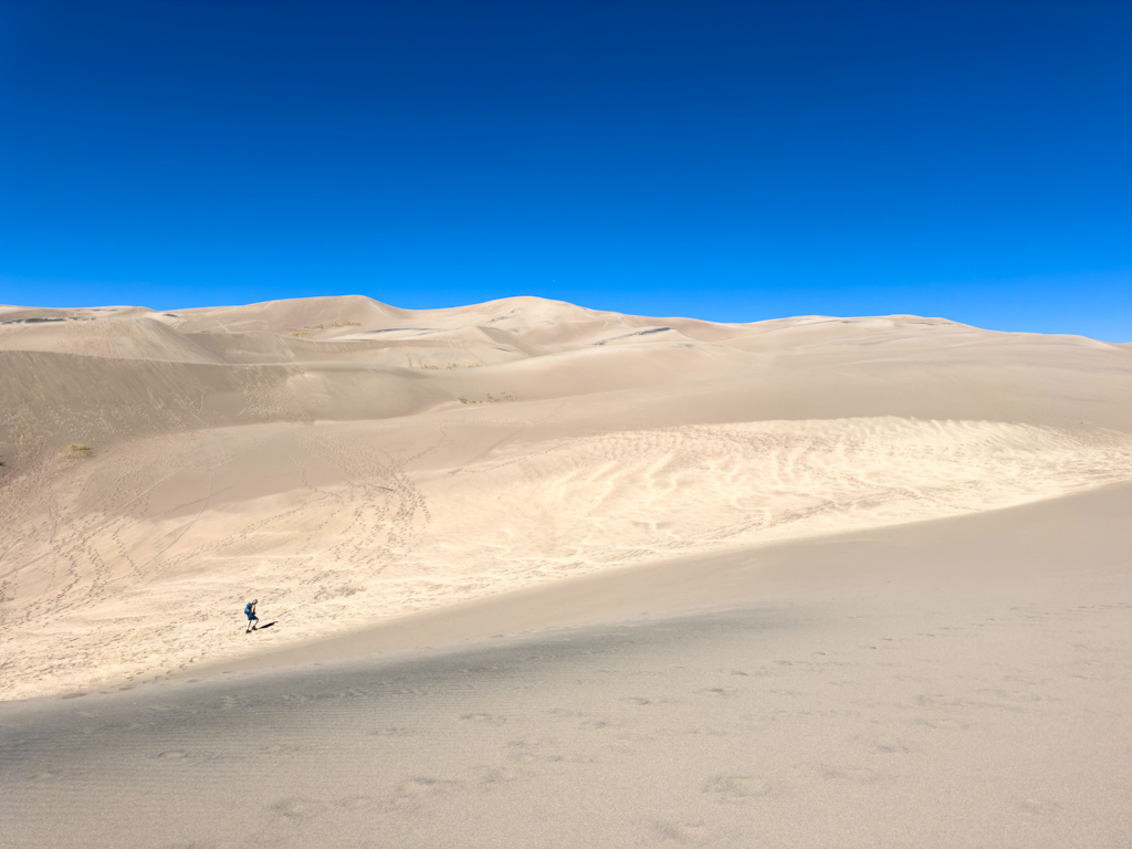 die kleine Ma auf den Great Sand Dunes