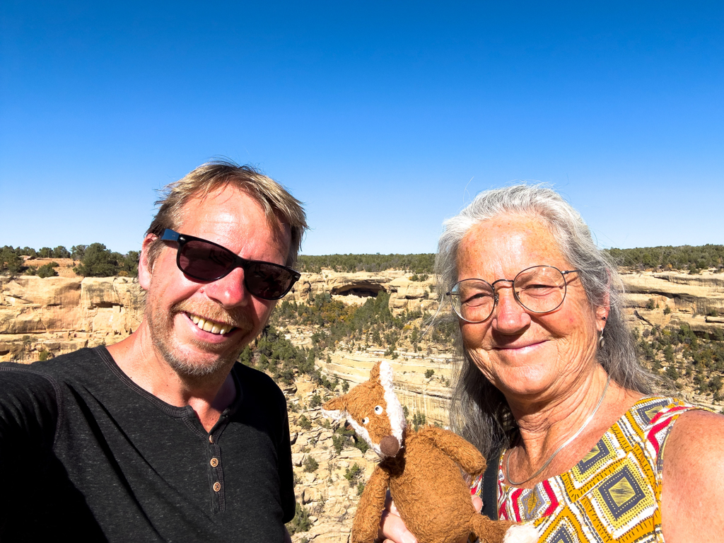 Gruppen Selif vor dem Canyon im Mesa Verde NP