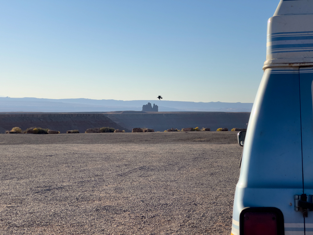 Am Goosenecks Campground mit Blick ins nahe Monument Valley