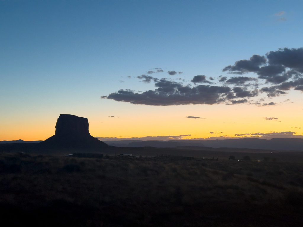 Monument Valley, Mitchell Butte vom Campground aus gesehen